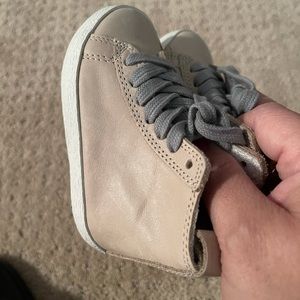 Piper Finn high top sneakers